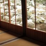 冬の冷たい布団におさらば!少しの工夫で劇的に温かくなる毛布術