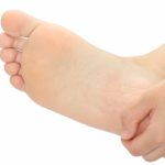 男の足裏の角質落としに最適!僕が使った中で一番良かった炭の軽石「素足美人」