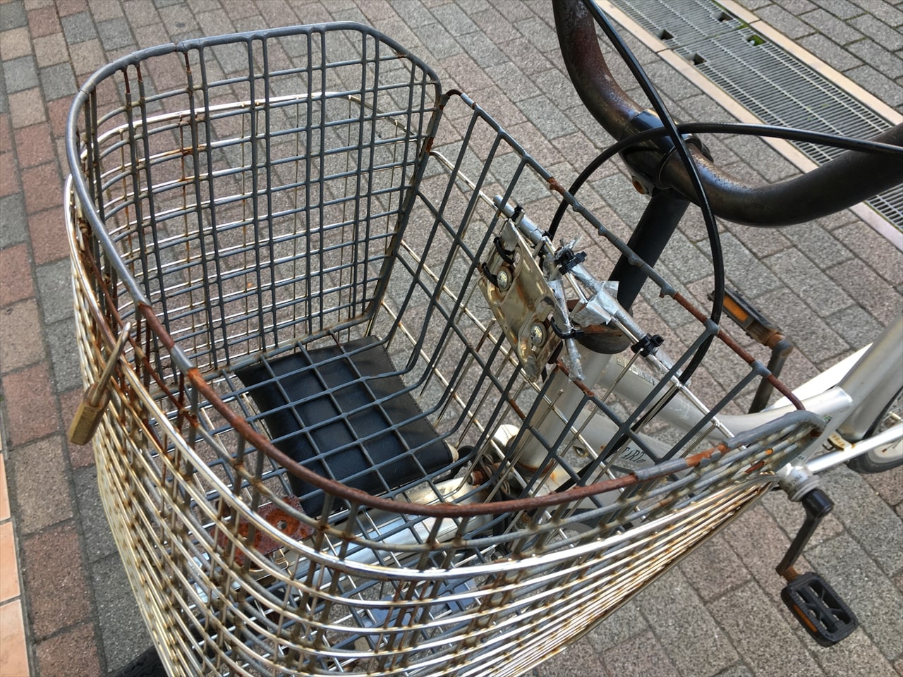 自転車 カゴ 修理 代