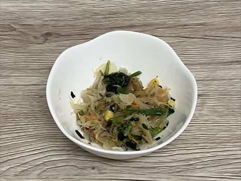 ほうれん草と千切りキャベツ